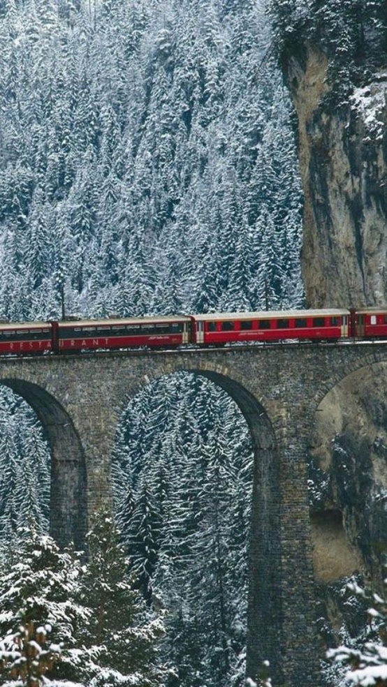 Photo:  Engadin Valley, Swiss Alps, Switzerland
